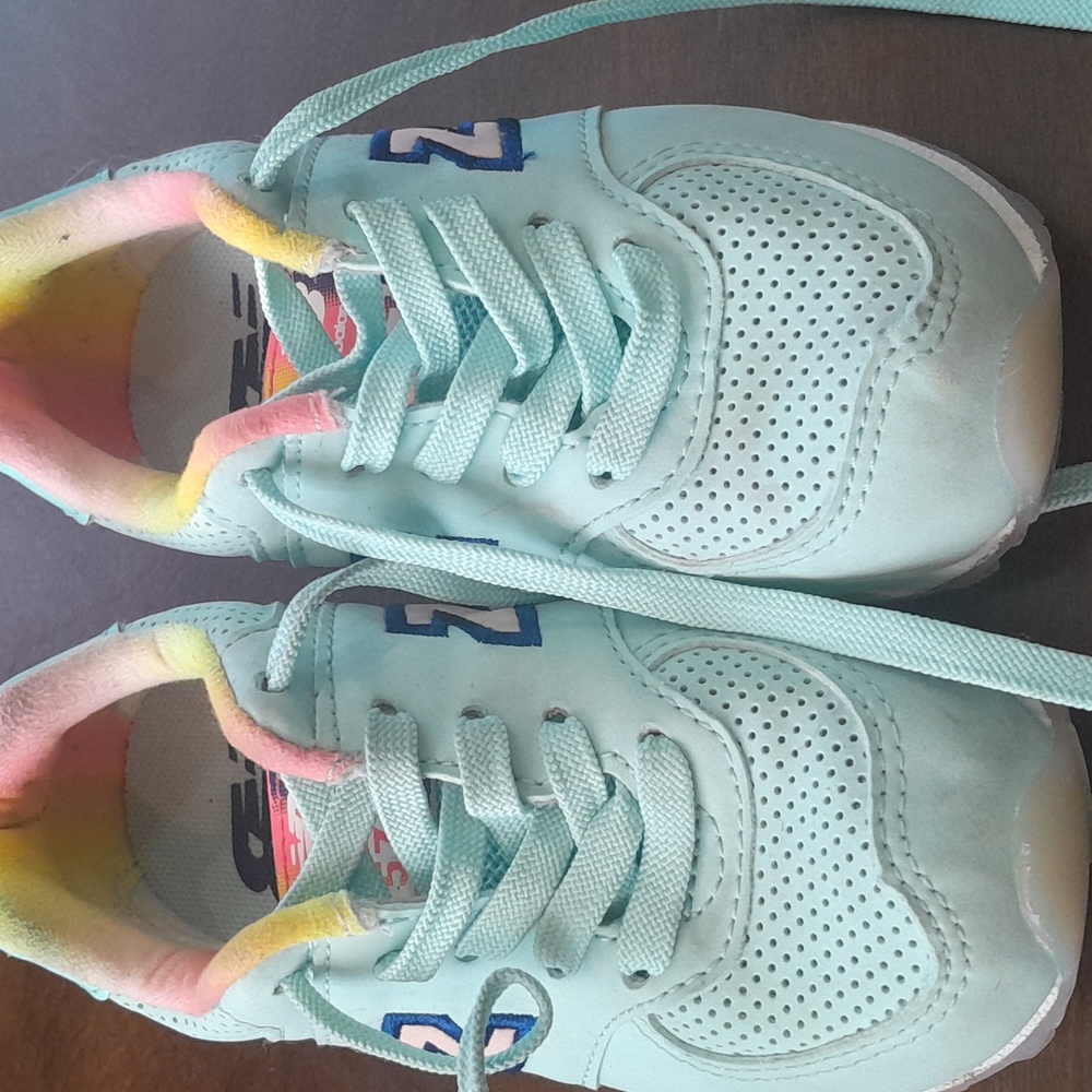 New balance, girls size 7